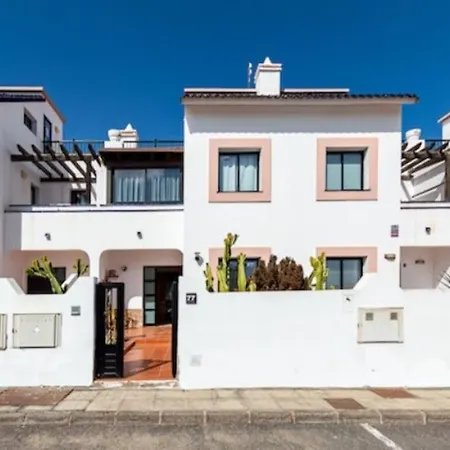 度假居 Ideal Remote Work, Relaxing, Pool And Surfing